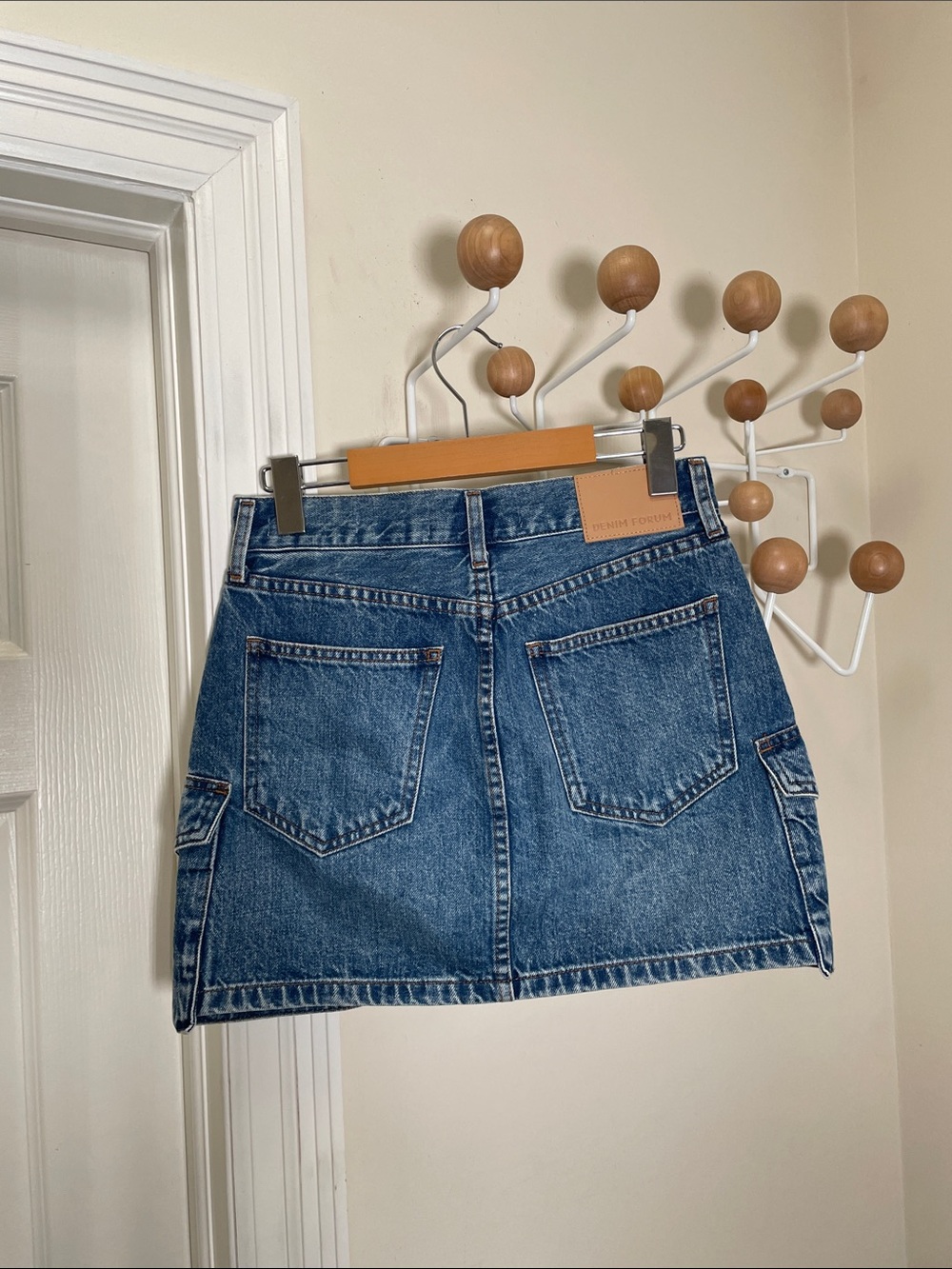 Aritzia Denim Forum 90 mid-rise Cargo Mini Shirt - Blue - 23 - Picture 3 of 9